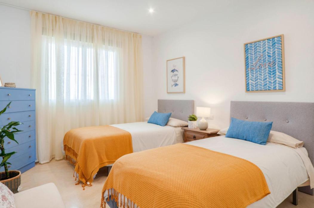 Family Aguamarina Front The Sea Free Parking Apartment Fuengirola Bagian luar foto