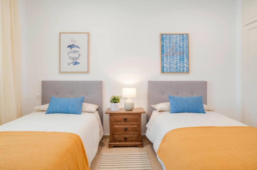 Family Aguamarina Front The Sea Free Parking Apartment Fuengirola Bagian luar foto